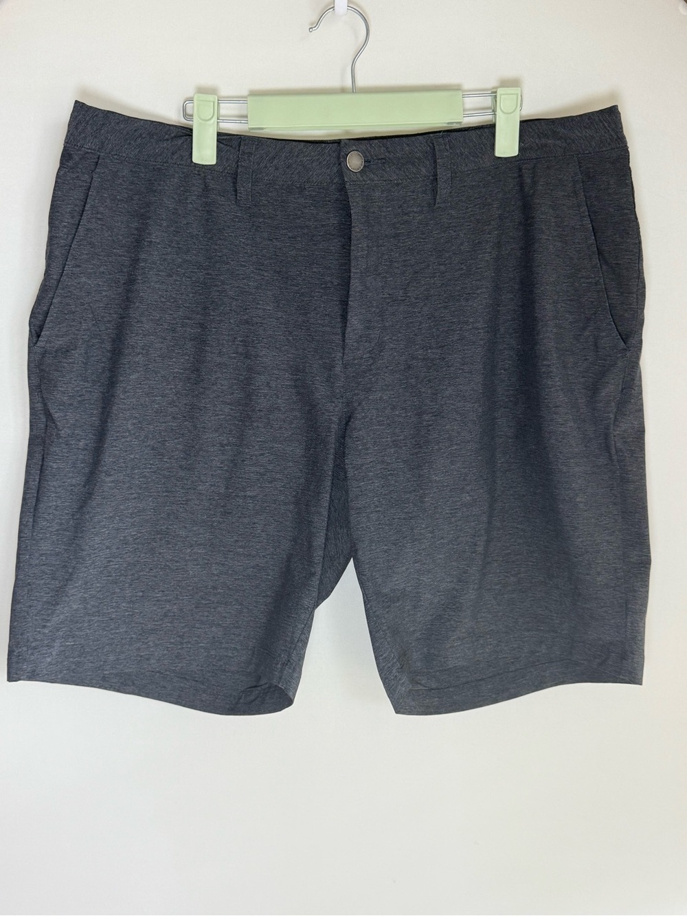 Untuckit tech short • men’s size 36